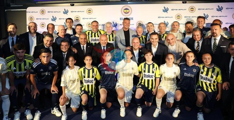 Fənərbaxça 120 illik yubileyi üçün yeni mövsüm formalarını təqdim etdi