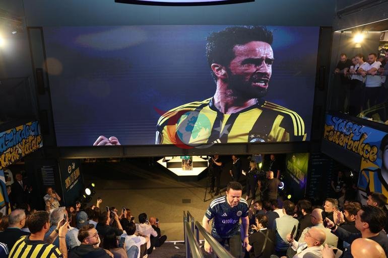 Fenerbahçe, 120’nci yıla özel yeni sezon formalarını tanıttı