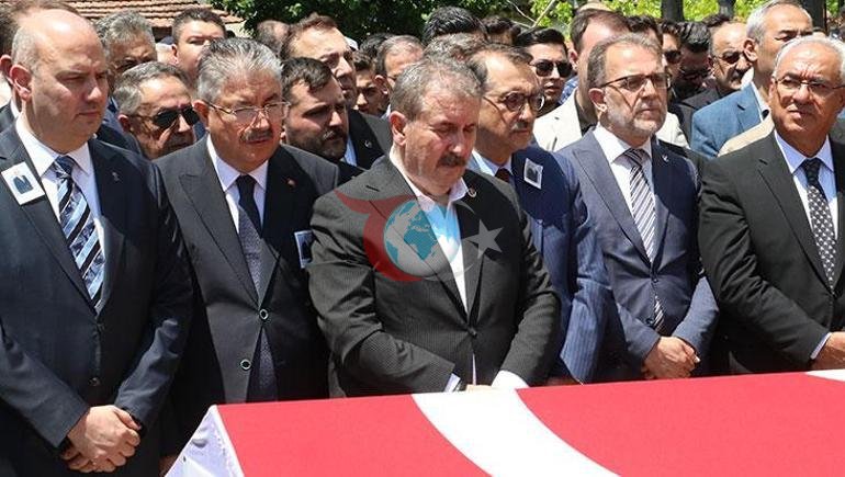 BBP başlygy Mustafa Destici-iň agyr güni. Agasy soňky saparyna 