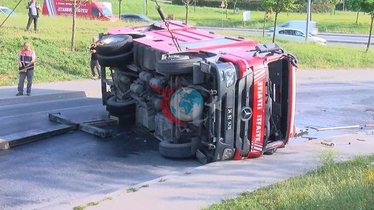 Esenler'de İtfaiye Aracı Kazası: 2 Yaralı Kurtarıldı