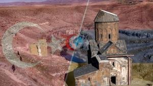 İngilis mətbuatı Qarsda dondurulmuş sərhədin əridildiyini yazdı, bu addımın Türkiyə ilə İngiltərə arasında bir sərhəd olaraq qiymətləndiriləcəyini yazdı. Qars əridi Türkiyə ilə Ermənistan arasında möcüzə sayılacaq addım