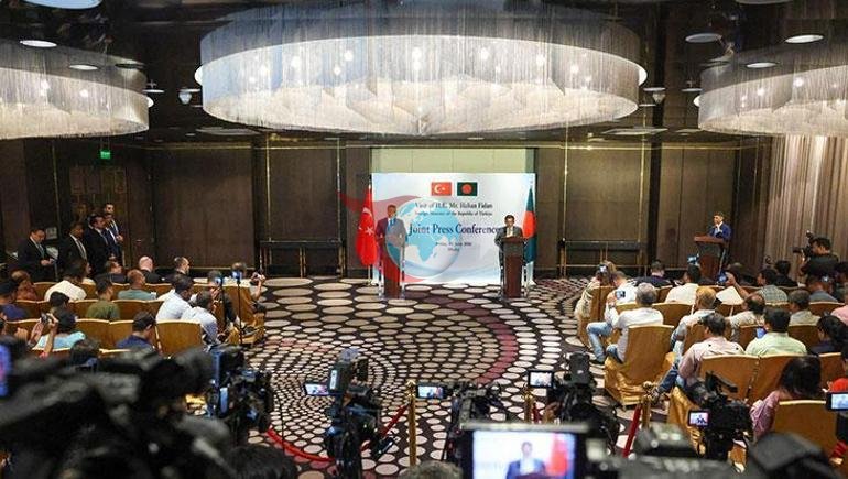 Bakan Fidan Bangladeşte: Rohingya krizini gündemde tutmak için yoğun çaba sarf ediyoruz