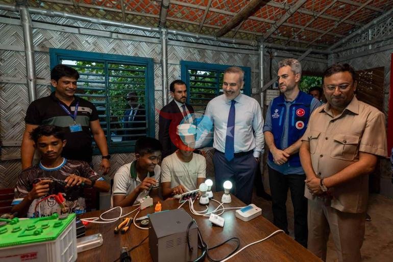 Dışişleri Bakanı Fidan, Bangladeşte mülteci kamplarını ziyaret etti