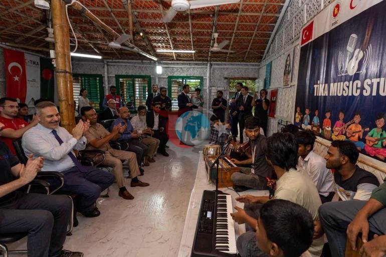 Dışişleri Bakanı Fidan, Bangladeşte mülteci kamplarını ziyaret etti
