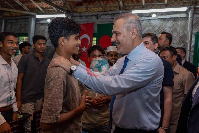 Dışişleri Bakanı Fidan, Bangladeşte mülteci kamplarını ziyaret etti