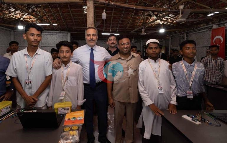Dışişleri Bakanı Fidan, Bangladeşte mülteci kamplarını ziyaret etti