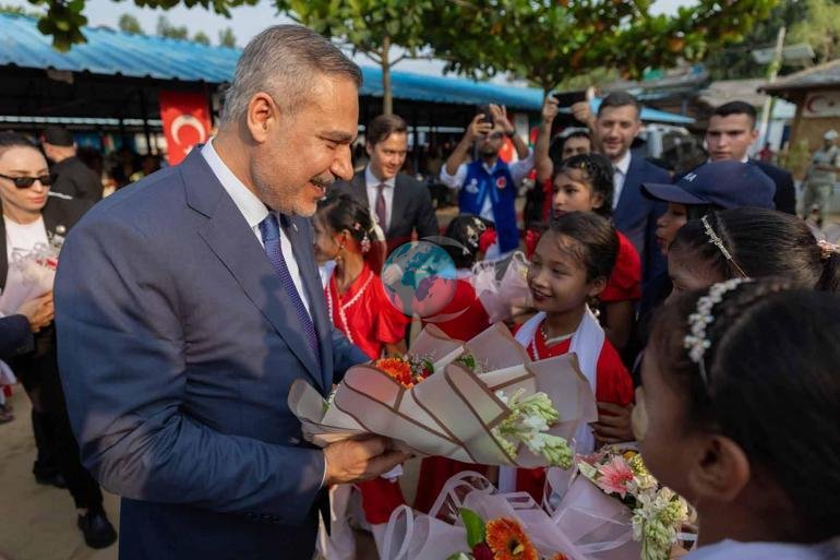Dışişleri Bakanı Fidan, Bangladeşte mülteci kamplarını ziyaret etti