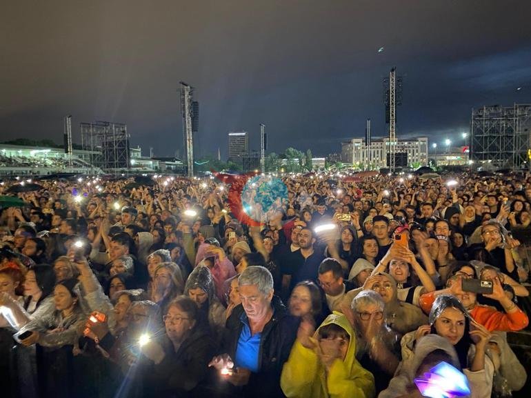 Tarkan, Ankarada sevenleriyle buluştu
