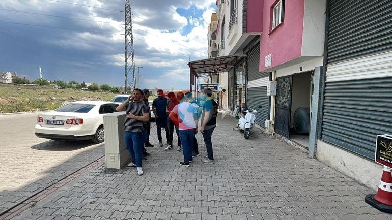 Son dakika...Siverekte baba dehşeti Eşi ve kızını silahla vurdu