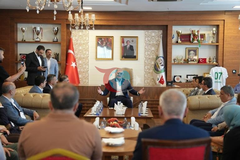 Bakan Ersoy, Antalyalı çiftin nikah şahidi oldu