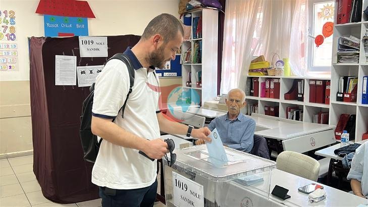 İstanbul'un 7 İlçesinde Heyecanlı Ara Seçim Başladı