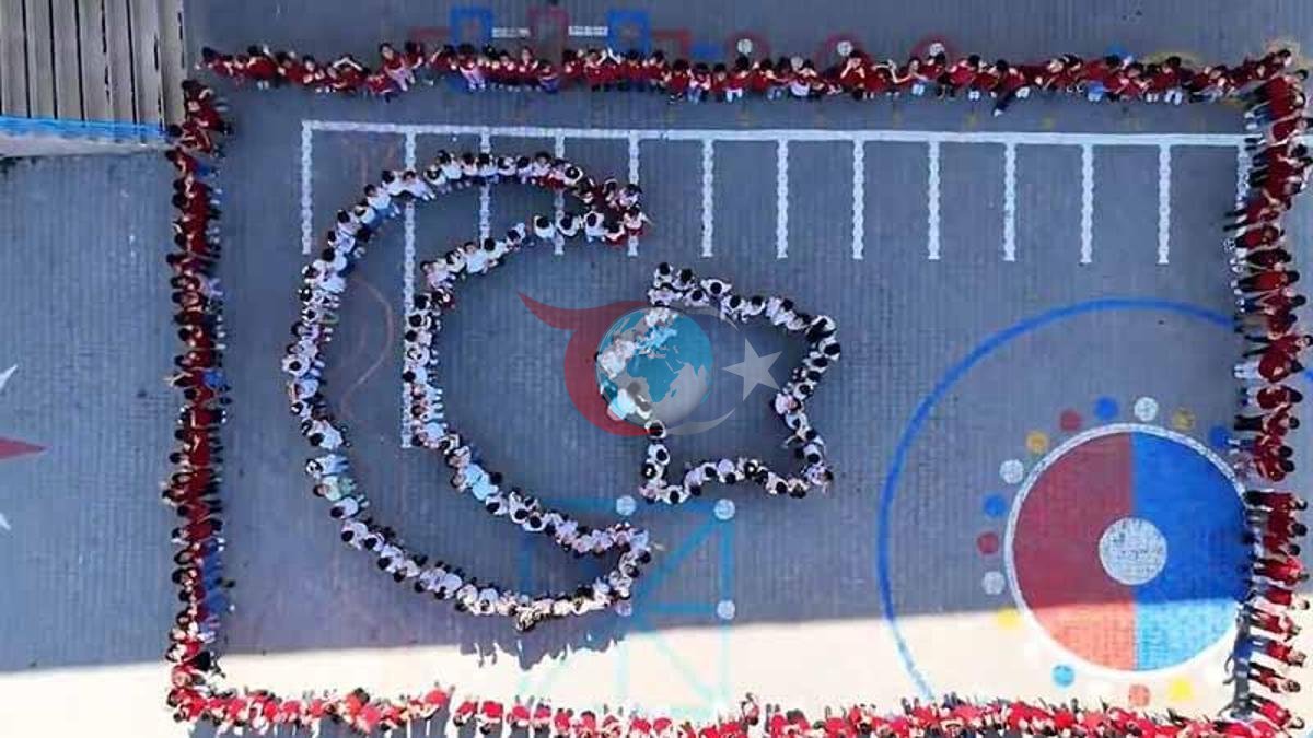 Cizreli Öğrencilerden Milli Takıma Destek: Ay-Yıldız Koreografisi