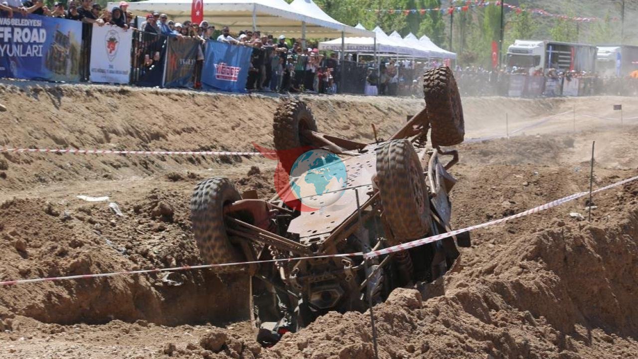 Sivas'ta Off-Road Festivali: Araç Takla Attı, Heyecan Doruktaydı