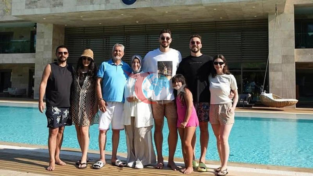 Alperen Şengün'den Antalya'da Ailesiyle Unutulmaz Tatil