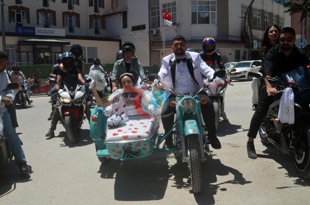Amasya'da Düğüne Motosikletle Renkli Başlangıç