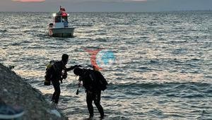 Bursada dağıdıcı hadisə Bursada boğulmaq təhlükəsi ilə üzləşən oğlunu xilas edərkən həyatını itirdi. Oğlunu Bursada boğularkən həyatını itirdi.