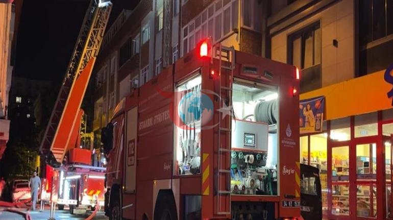 Esenyurtda qorxulu yanğın 4 mərtəbəli binanın damı qəfildən alov aldı