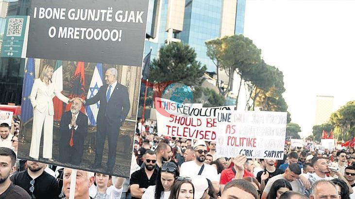 Arnavutluk'ta Çevre Protestoları: Lüks Projeye Tepki Çığ Gibi Büyüyor