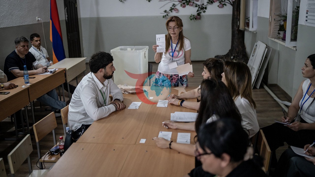 Ermenistan Seçimlerinde İlk Sonuçlar: Paşinyan'ın Partisi Önde