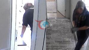 Akıllara durgunluk veren olay Eldivenle 3 kez eve girdi kameraya takıldı