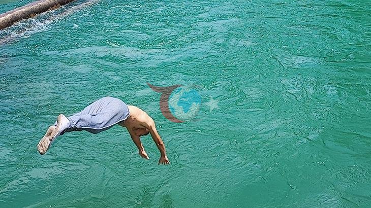 Adana'da Yüzme Yasak Sularda Tehlikeye Rağmen Devam Ediyor