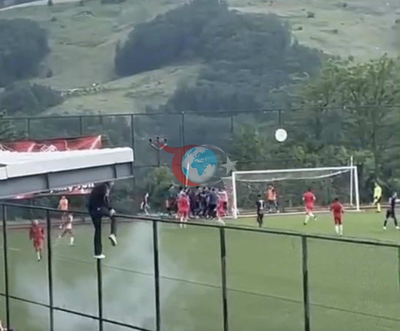 Kırklareli'nde Futbol Maçında Şiddetli Gerginlik Yaşandı