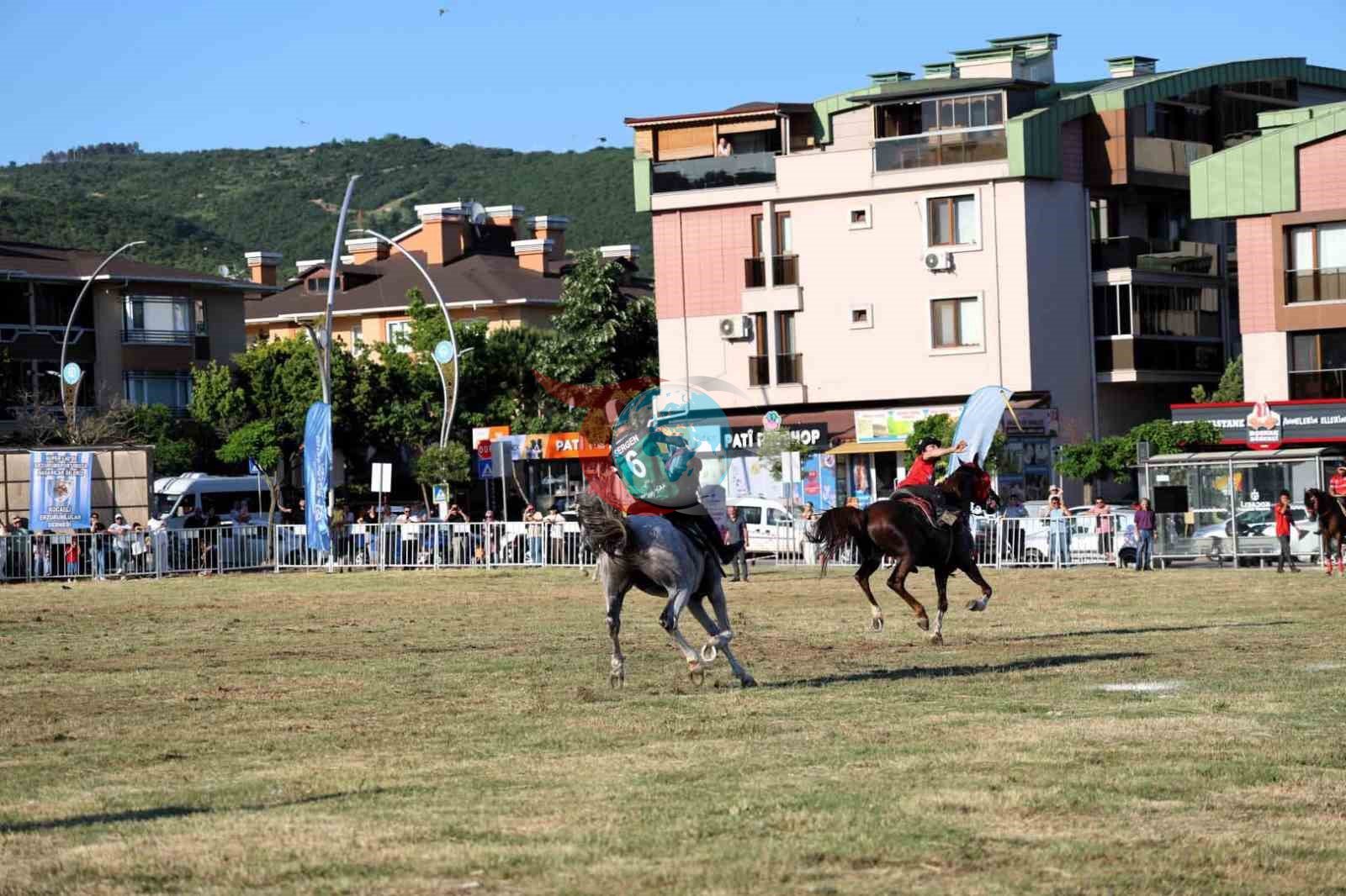 Derince'de Geleneksel Cirit Şöleni Nefes Kesti