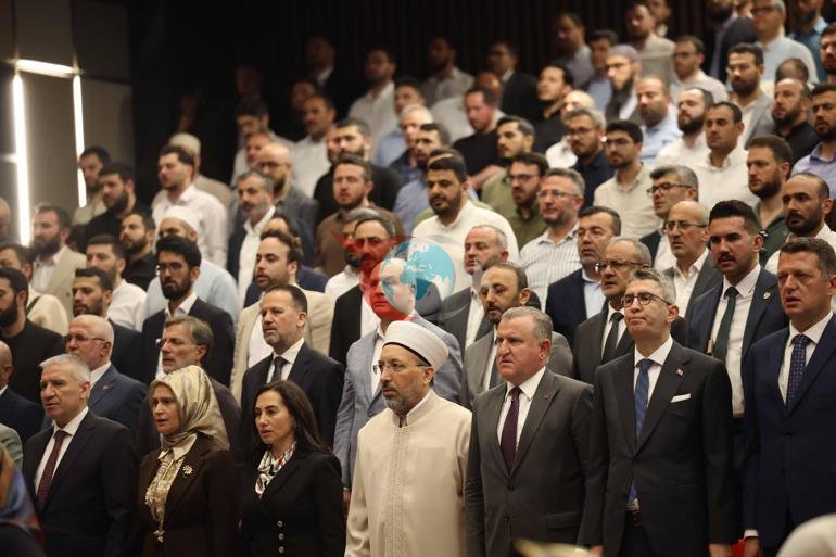 Bakan Bak: Gençlerimizin manevi gıdalarını sağlıyoruz