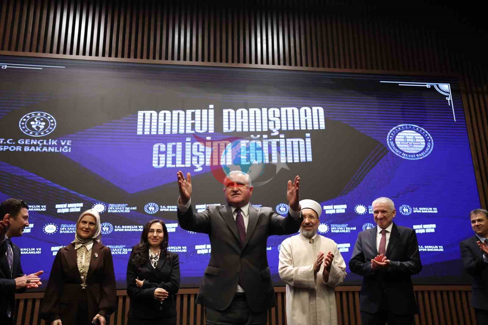 Bakan Bak, Gençlere Manevi Destek İçin İş Birliğine Vurgu Yaptı
