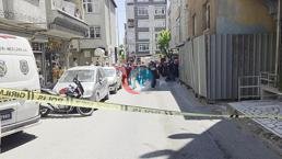 Küçükçekmece'de yıkımı yapılan binada kısmi çökme! Yaralılar var