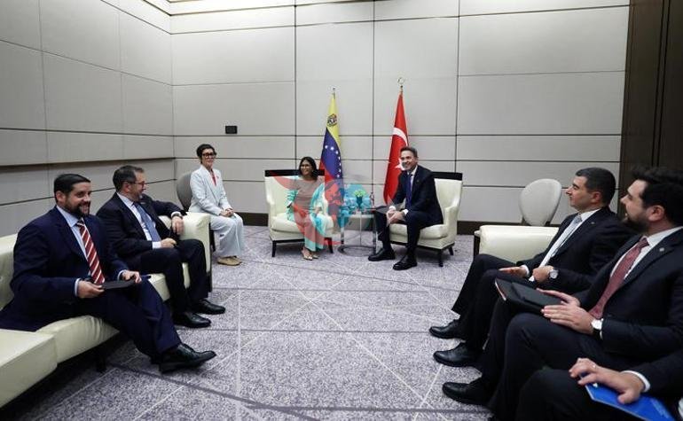 Masada iki kritik konu var Bakan Bayraktar, Venezuela geçici Devlet Başkanı Rodriguez ile görüştü
