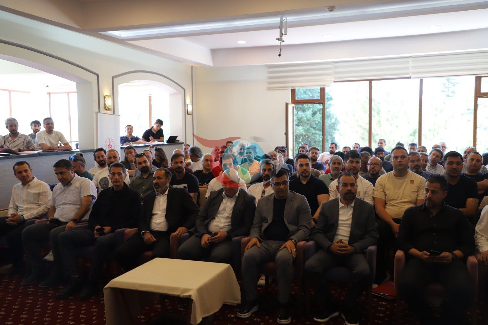 Kütahya'da Yamaç Paraşütü Eğitimi İçin Kritik Toplantı