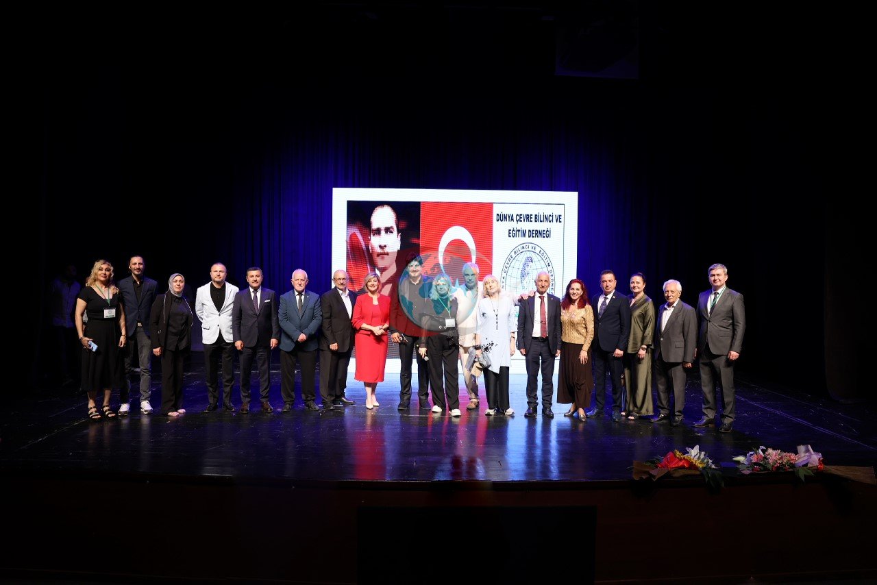 Cumhuriyet Ödülleri Töreninde Çevre ve Toplum Vurgusu