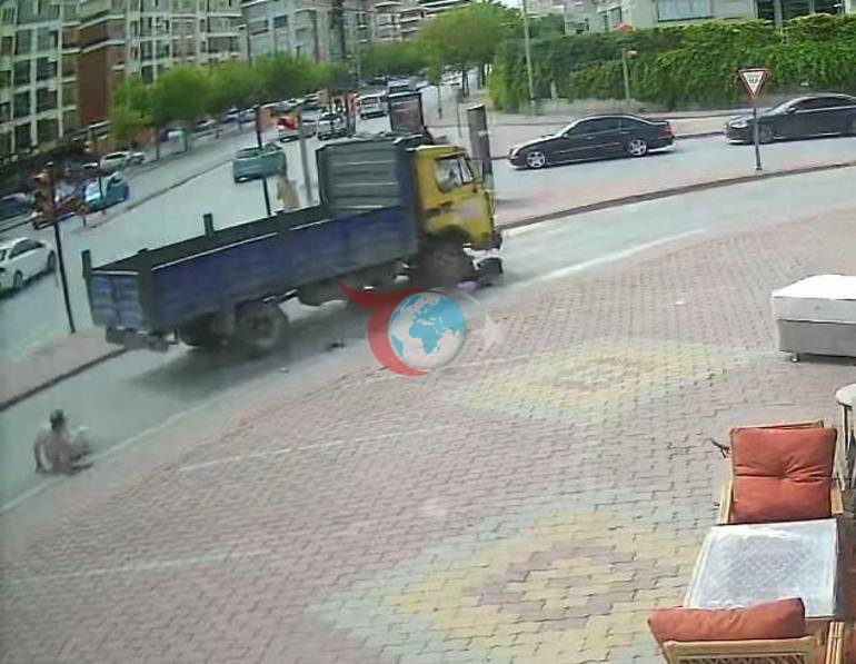 Konyada dehşet anları Kamyonetin altında kaldılar: 3ü çocuk 4 yaralı