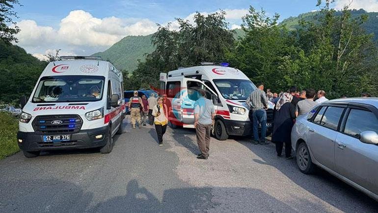 Kontrolden çıkan minibüs uçuruma yuvarlandı 5i çocuk 10 yaralı