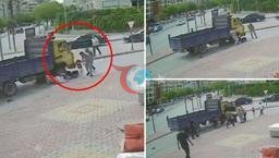 Kamyonetin çarptığı bisikletteki 3 çocuk aracın altında kaldı! Dehşet anları kamerada