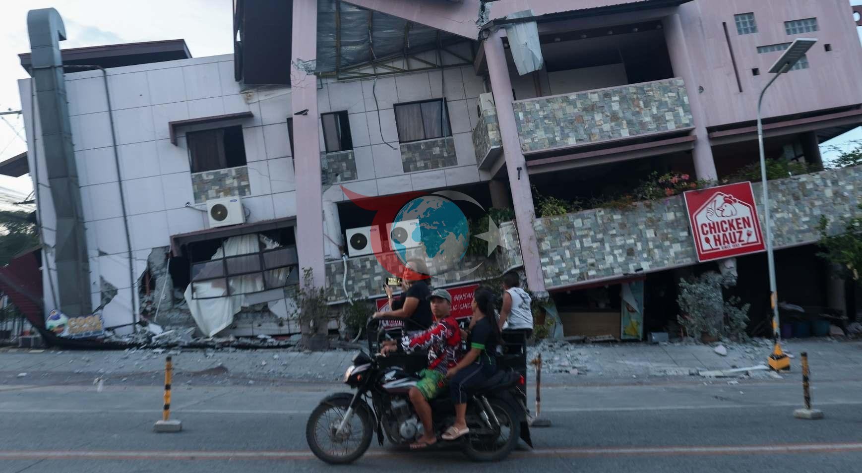 Filipinler'de 7,8 Şiddetinde Deprem: Ölü Sayısı Artıyor
