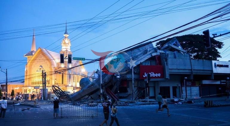 7,8 büyüklüğündeki depremde ölü sayısı 45e yükseldi Filipinlerde acı olay
