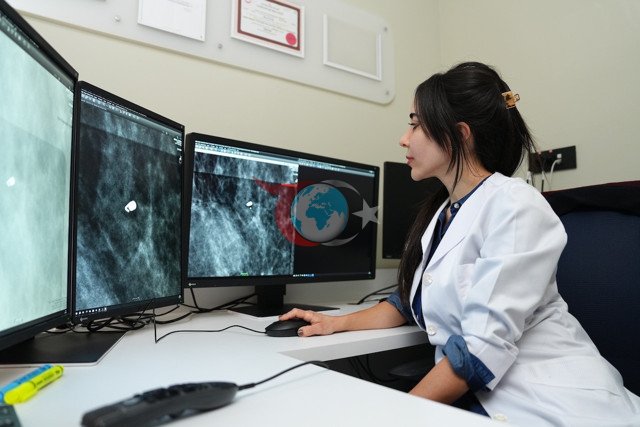 Medipol’de mamografide görülen kireçlemelere stereotaktik vakum biyopsili çözüm - Resim: 0