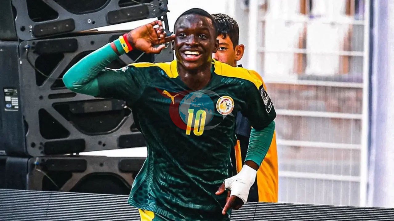 “Fenerbahçe” -niň “Staraş ýyldyz” transferi Amara Diouf Stambulda