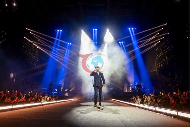 Teoman Tüpraş Stadionunda konsert verdi