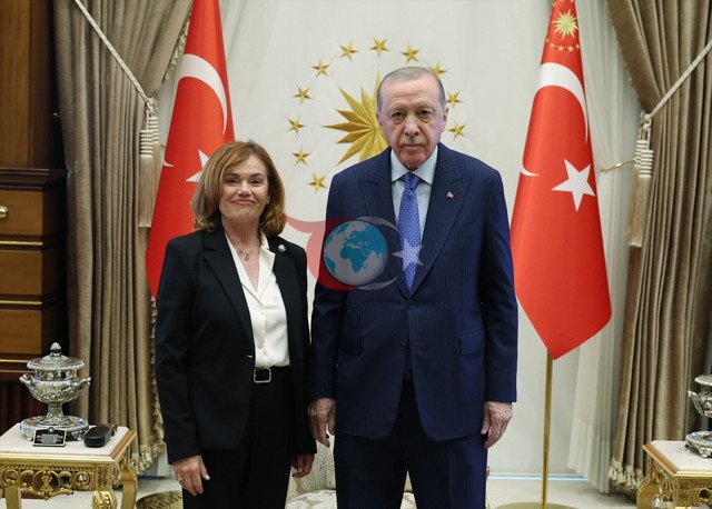 Prezident Yunanıstan Prezidenti Felolo Patrmeh