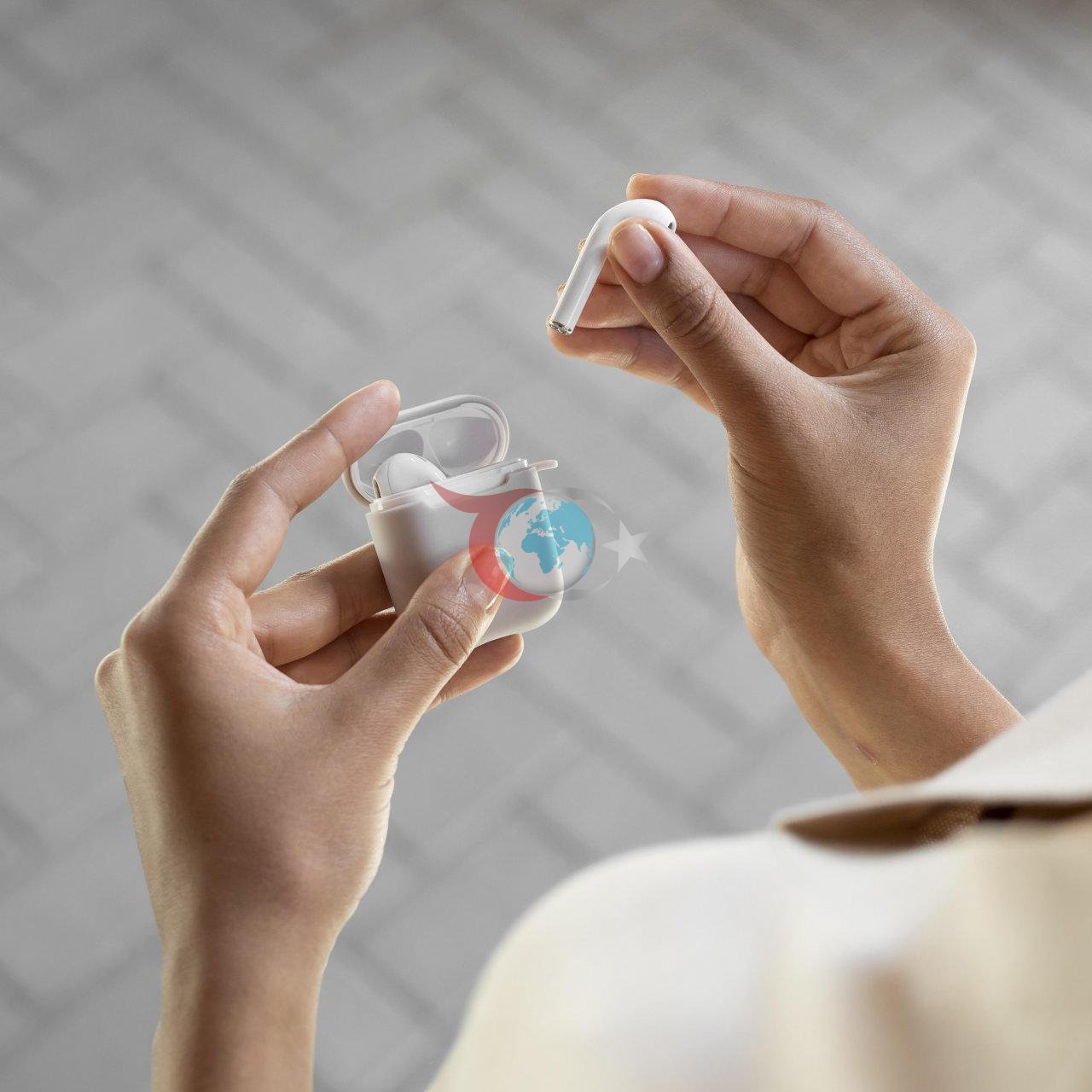 Apple'ın geliştirdiği iddia edilen kameralı AirPods, çevresel algılama ve yapay zekâ destekli Siri deneyimiyle yeni bir dönemin kapısını aralayabilir.