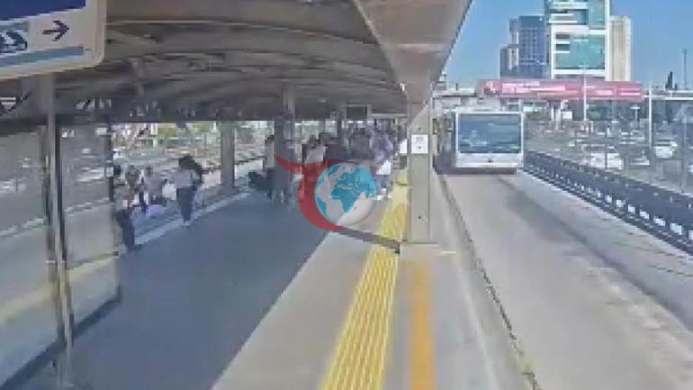 Beylikdüzünde metrobüste yan baktın cinayeti Yeni görüntüler ortaya çıktı