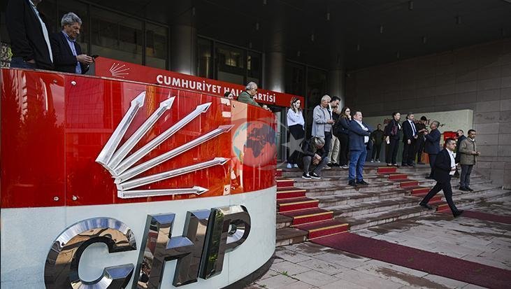 CHP'de Olağanüstü Kurultay İçin 839 İmza Toplandı
