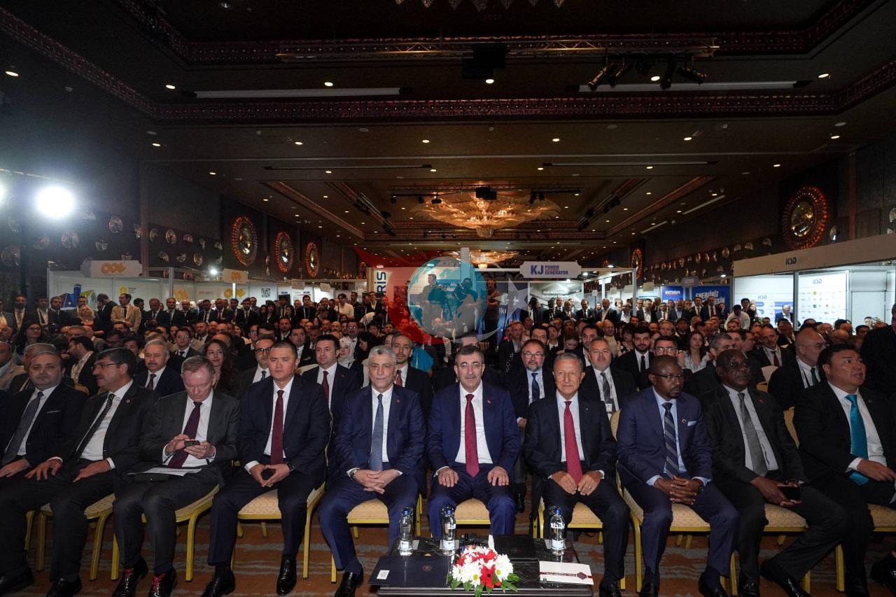 Bakan Bolat açıkladı: Yurt dışı müteahhitlikte 562 milyar dolarlık dev hacim