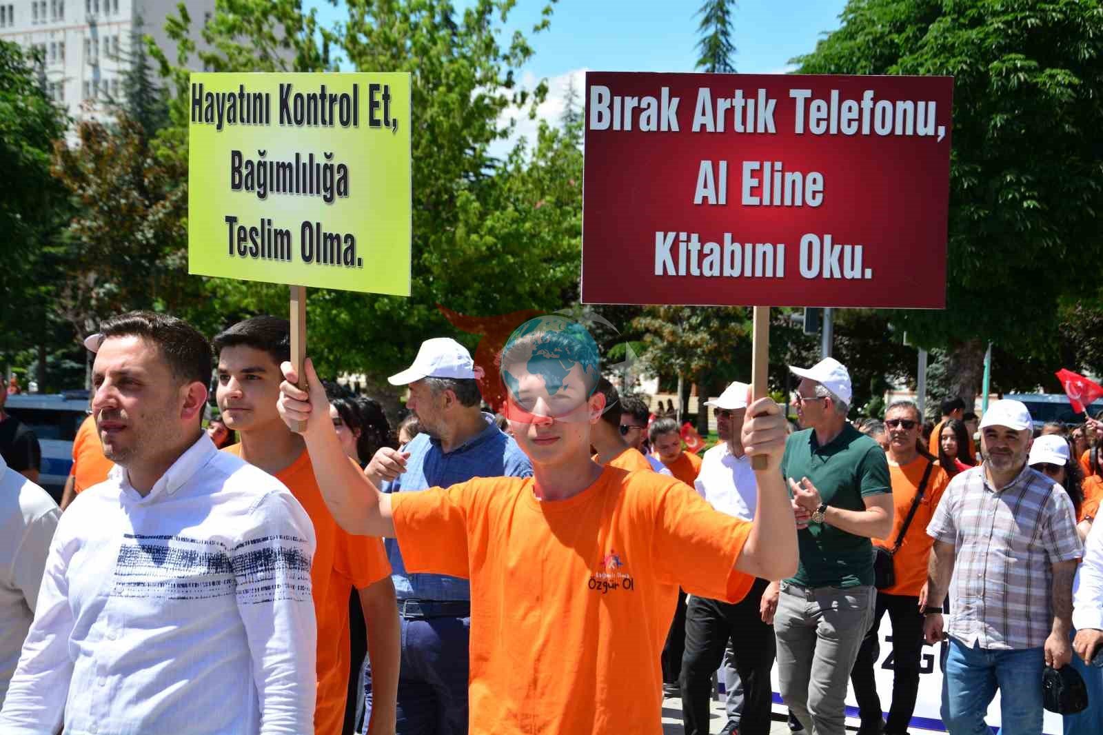 Çorumda ýaşlar üçin neşekeşlige garşy mart geçirildi