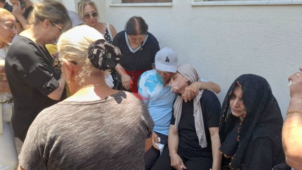 Oyuncu Ece İrtem gözyaşlarıyla uğurlandı