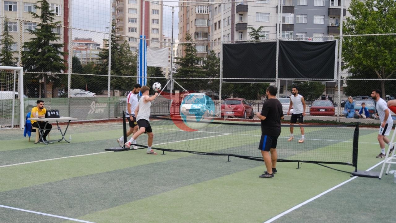 Konya'da Ayak Tenisi Heyecanı: Büyükşehir'den Turnuva