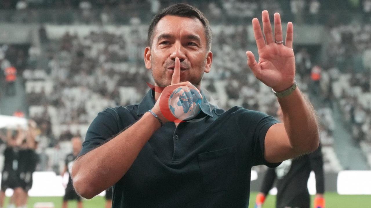 Giovanni van Bronckhorst Feyenoord'un Başına Geçti